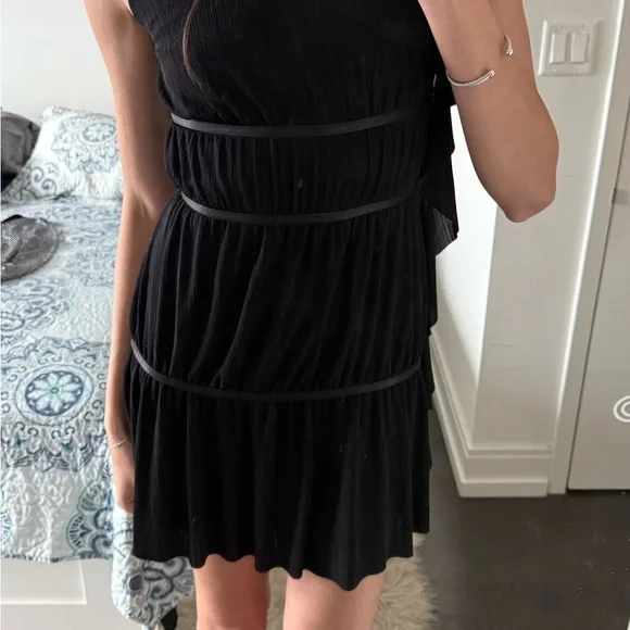 Guess Elegant Black Dress - Picture 1 of 5